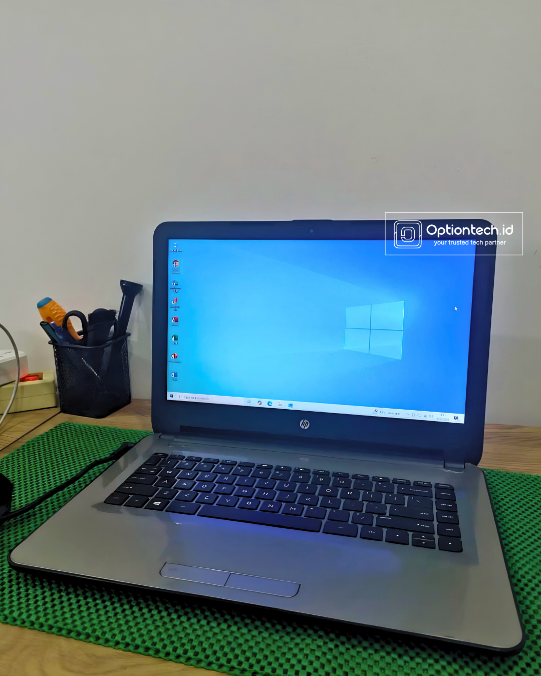 Portfolio Upgrade SSD & Ganti LCD Laptop HP 14-an004AU - OptionTech Bandung